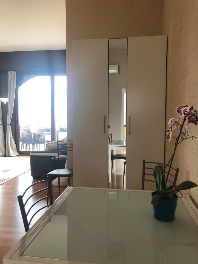 Liza'S Suite'S - Room'S With A View Sala Comacina Eksteriør billede